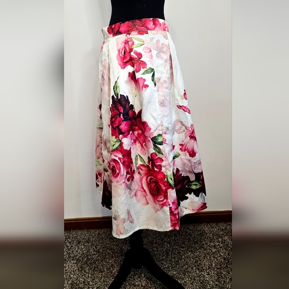 Chicwish Cottage Core Floral Pleated Midi Skirt White with Pink Floral Print L - Picture 5 of 5